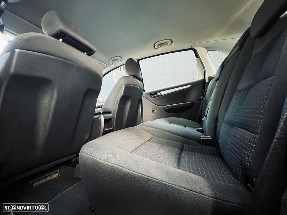 Mercedes-Benz B 150 Standard - 39