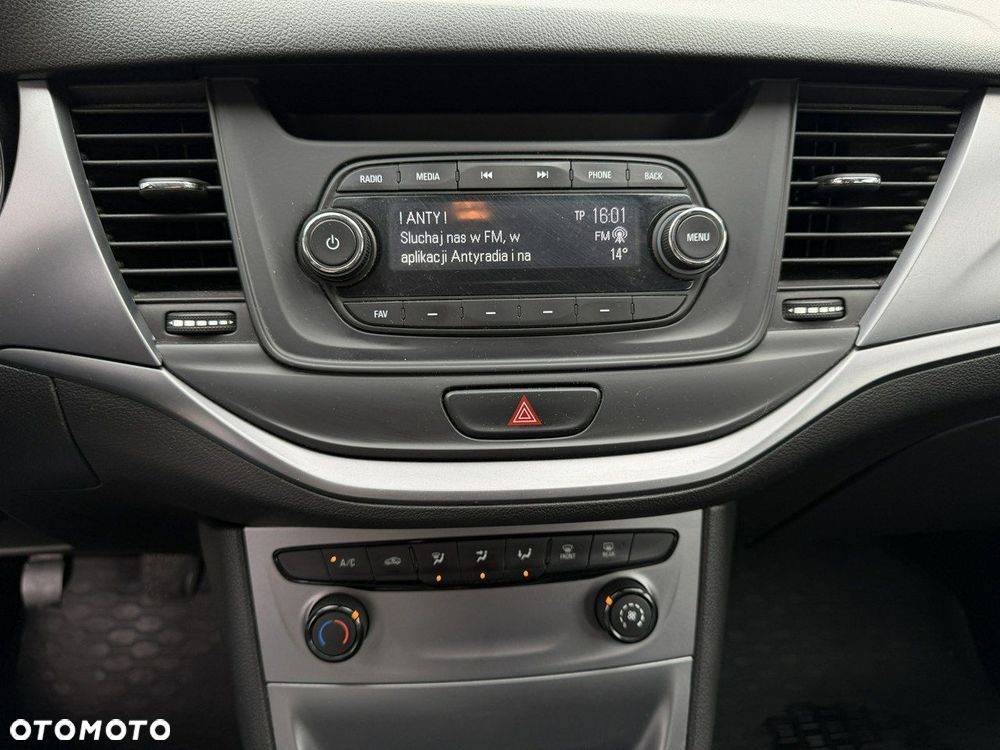 Opel Astra 1.6 CDTI Essentia - 29