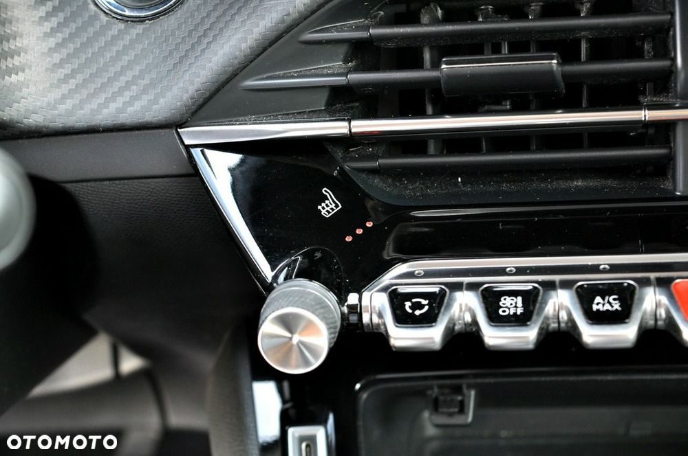 Peugeot 2008 1.2 PureTech Allure Pack S&S - 28