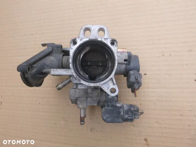 PRZEPUSTNICA KOMPLETNA TOYOTA YARIS 1.0 16V 1SZ - 17