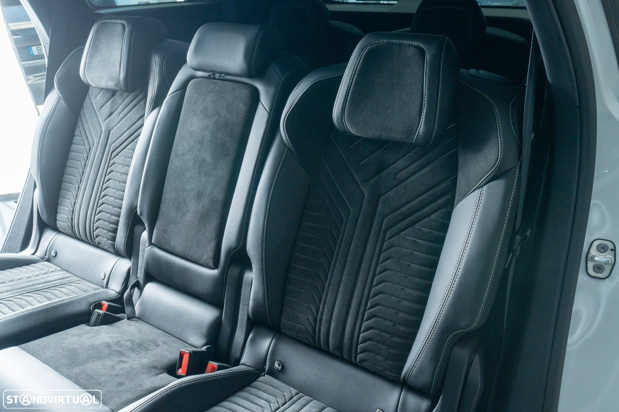 Peugeot E-5008 73 kWh GT - 11