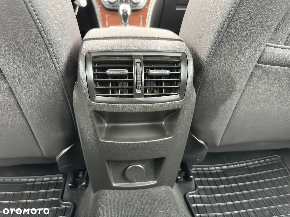 Opel Insignia 1.8 Cosmo - 27