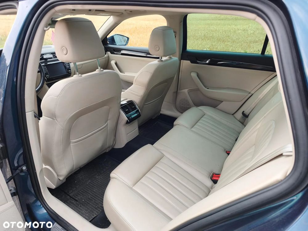 Skoda Superb 2.0 TDI L&K DSG - 8