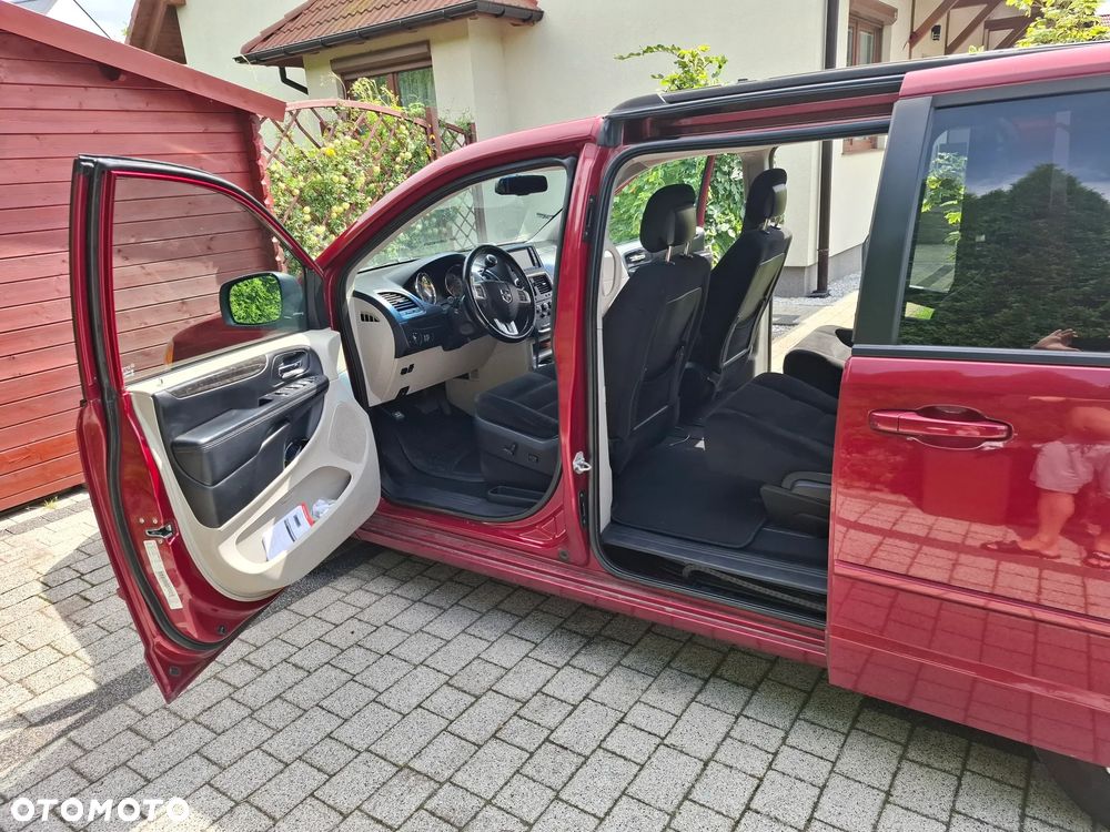 Dodge Grand Caravan - 7