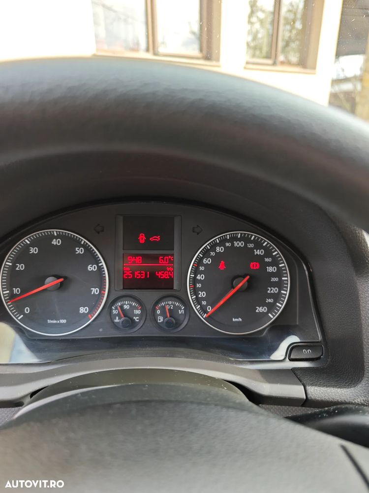 Volkswagen Golf 1.6 Tour Edition - 10