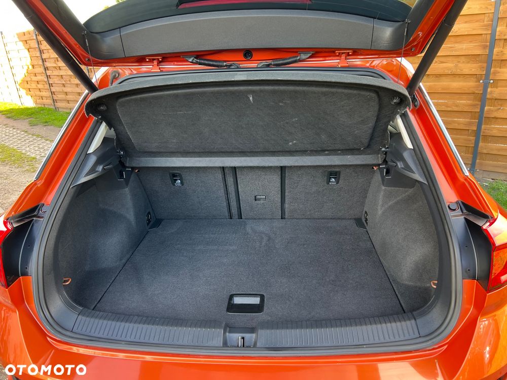 Volkswagen T-Roc - 13