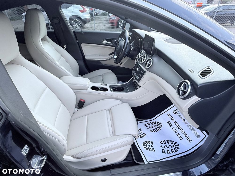 Mercedes-Benz CLA 250 7G-DCT AMG Line - 24