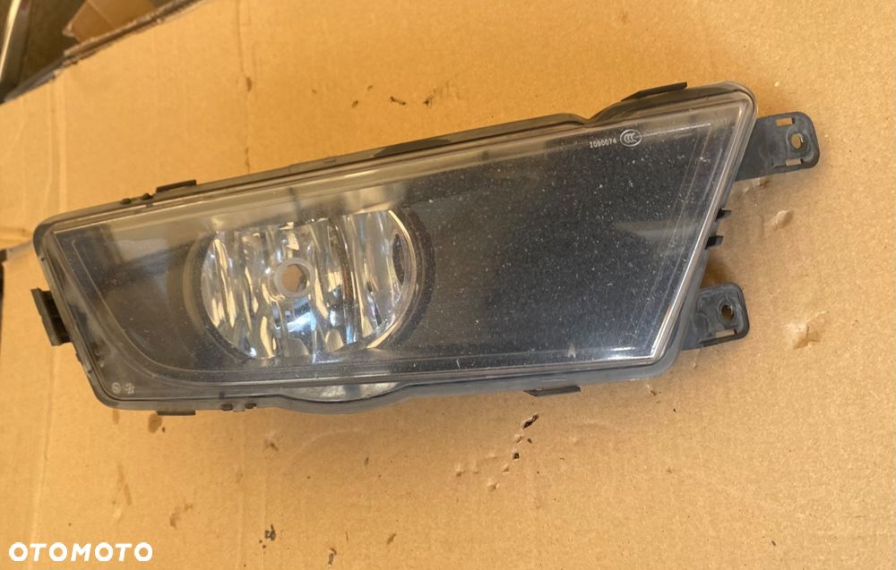 SKODA OCTAVIA 3 III CIEMNY HALOGEN PRZEDNI PRAWY PRZÓD 5E0941700E - 2