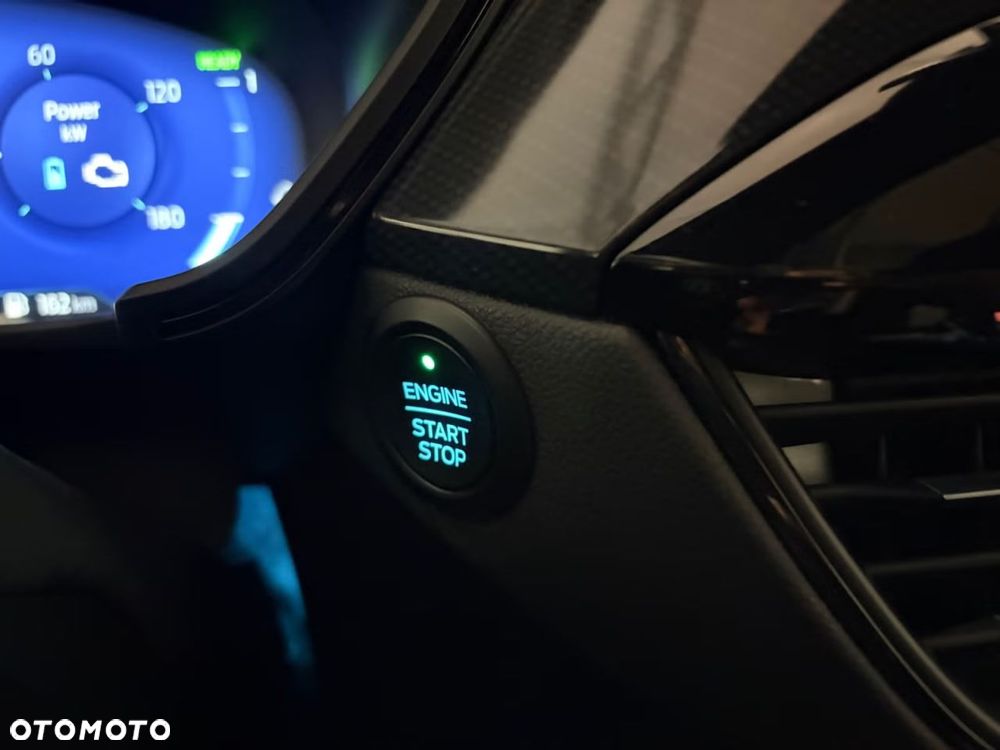 Ford Kuga 2.5 Duratec FHEV 4x4 ST-LINE - 34