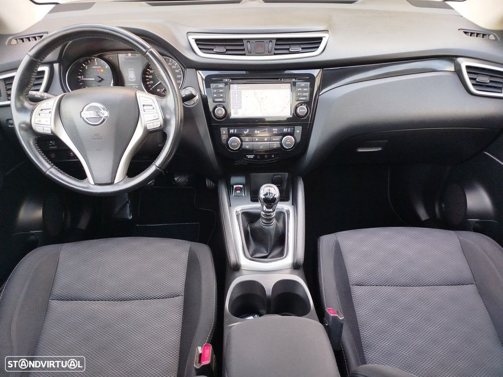 Nissan Qashqai 1.6 dCi N-Connecta 18 - 10