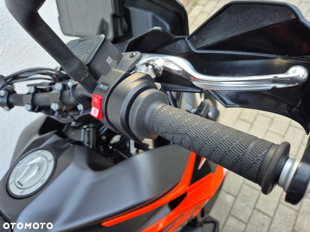 KTM Adventure 890 - 10