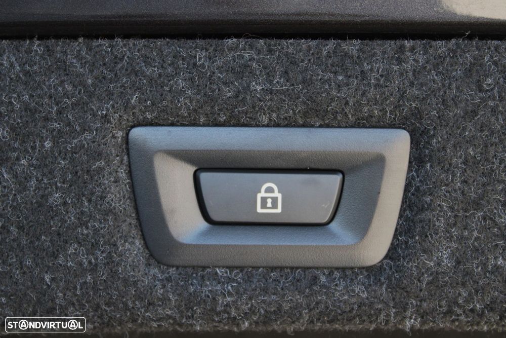 BMW 530 e Pack 50 anos M - 26