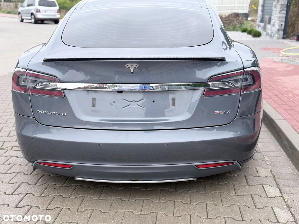Tesla Model S Performance - 12