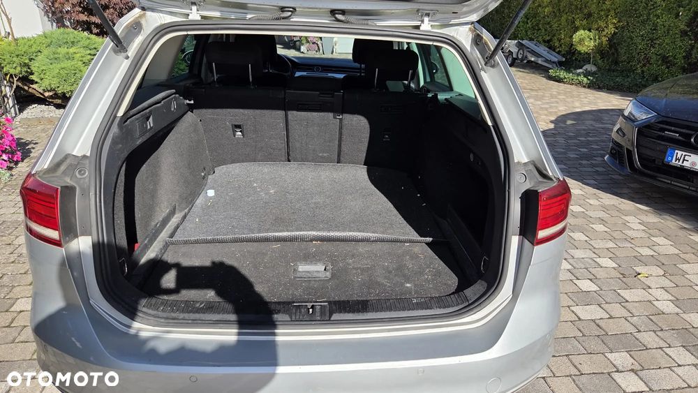 Volkswagen Passat - 13