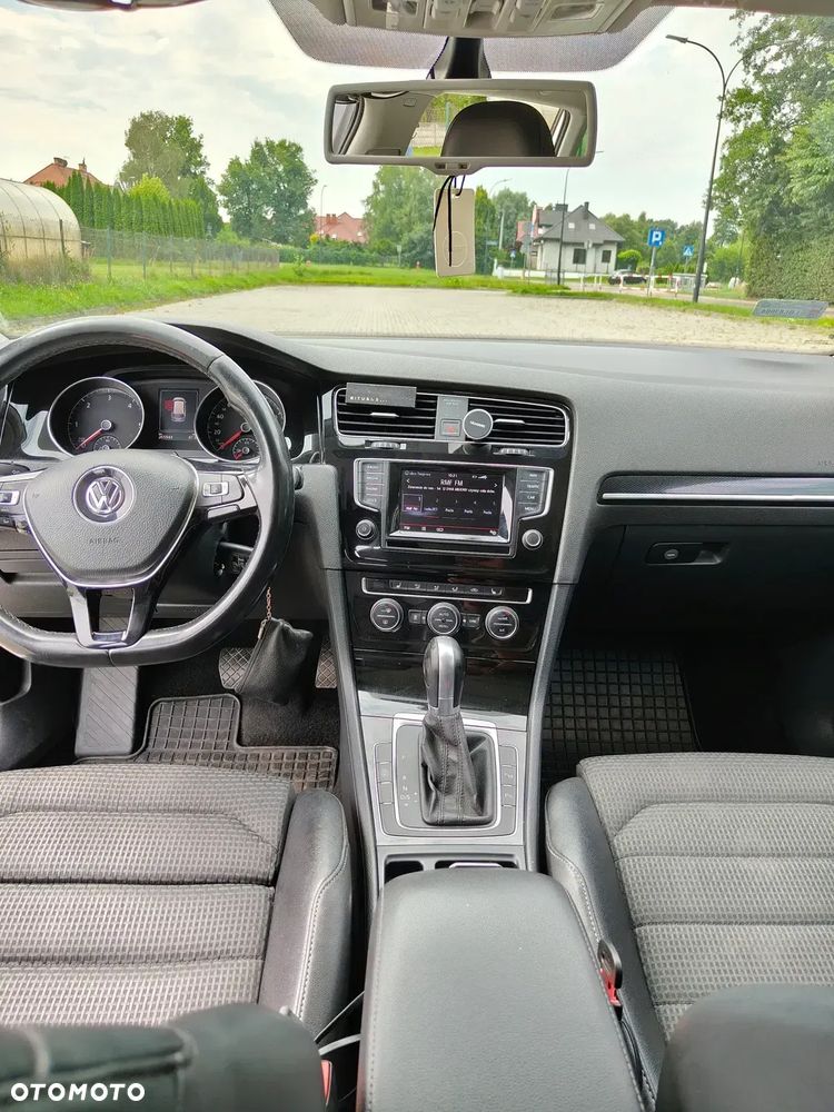 Volkswagen Golf - 11