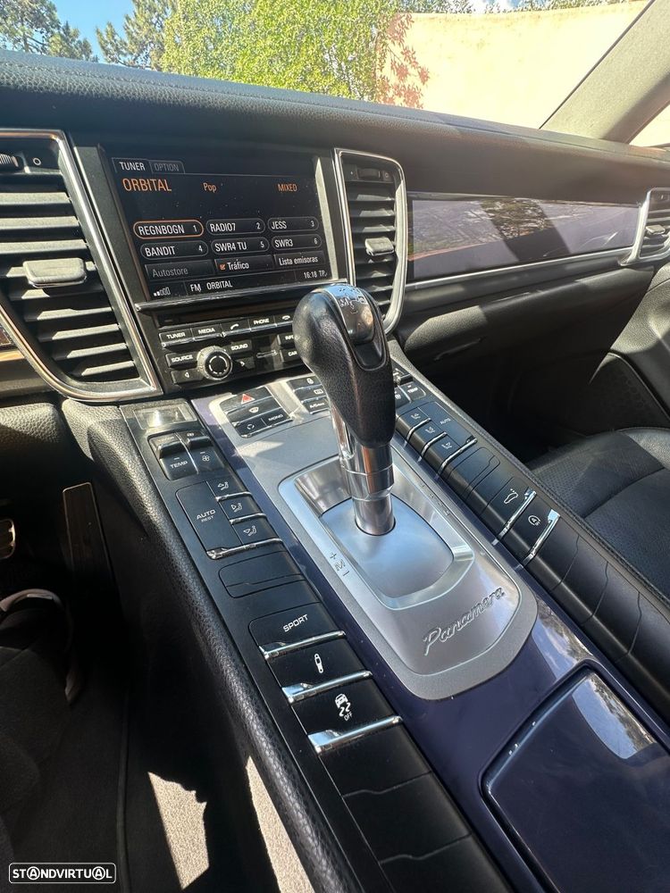 Porsche Panamera Platinum Edition - 25