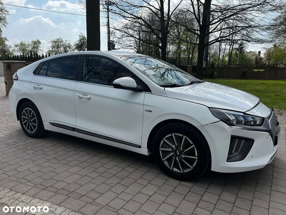 Hyundai IONIQ - 2