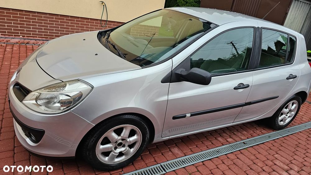 Renault Clio 1.6 Confort Privilege - 13