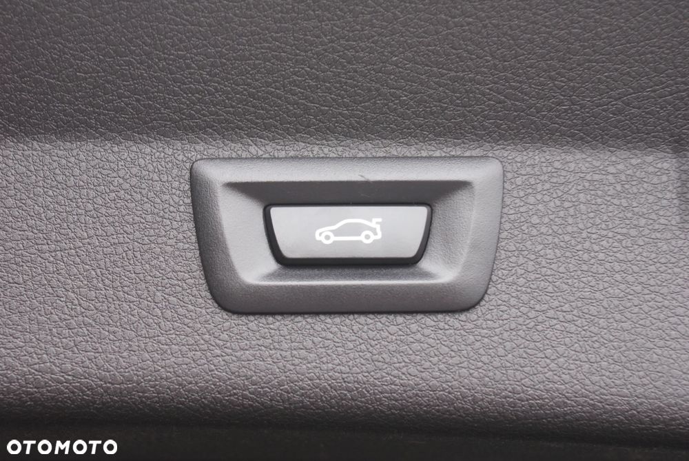 BMW Seria 2 218i Advantage - 12