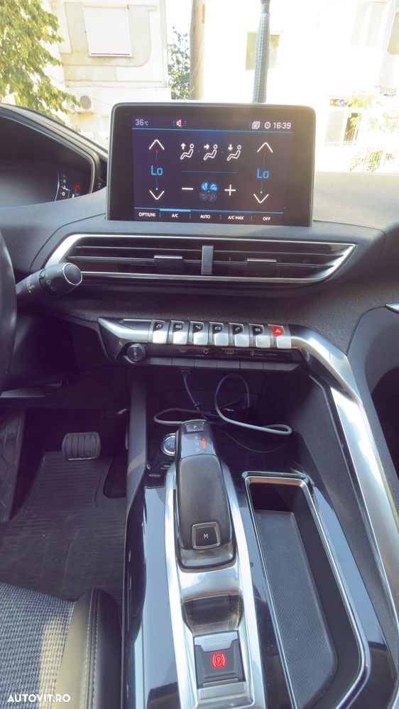 Peugeot 3008 1.2 PureTech Turbo S&S EAT6 Allure - 13