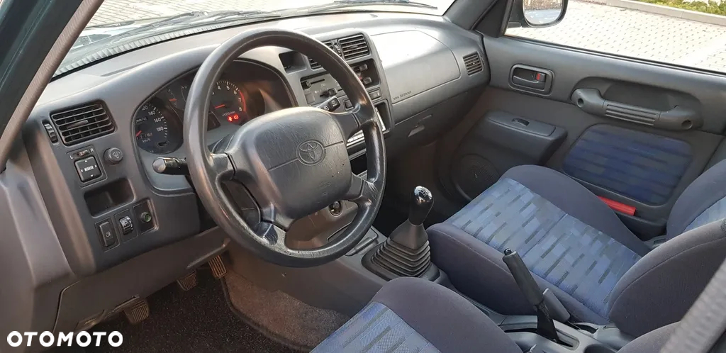Toyota RAV4 2.0 - 10