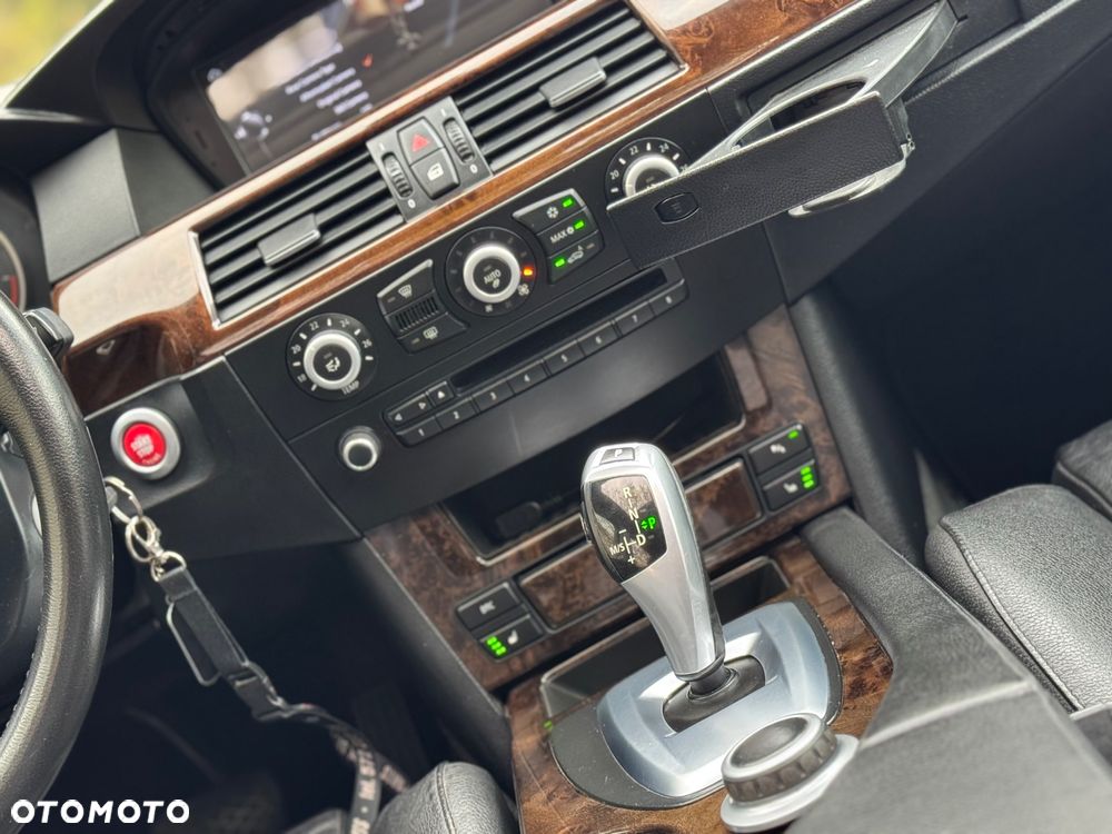 BMW Seria 5 525d - 20