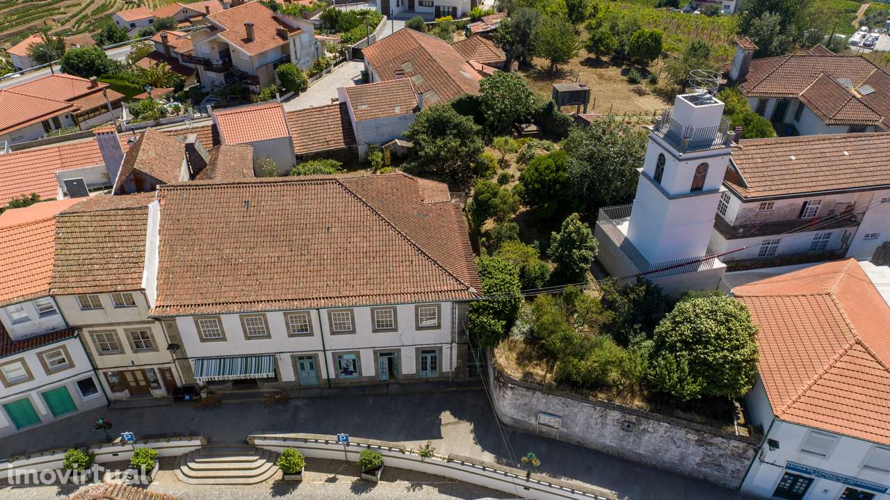 Investimento no Douro com Potencial: Imóvel com  Terreno, 3 Pisos - Grande imagem: 2/29