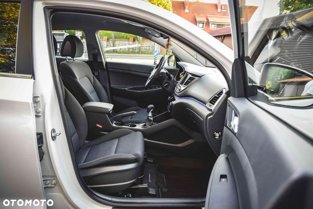 Hyundai Tucson 1.6 GDi 2WD Select - 26