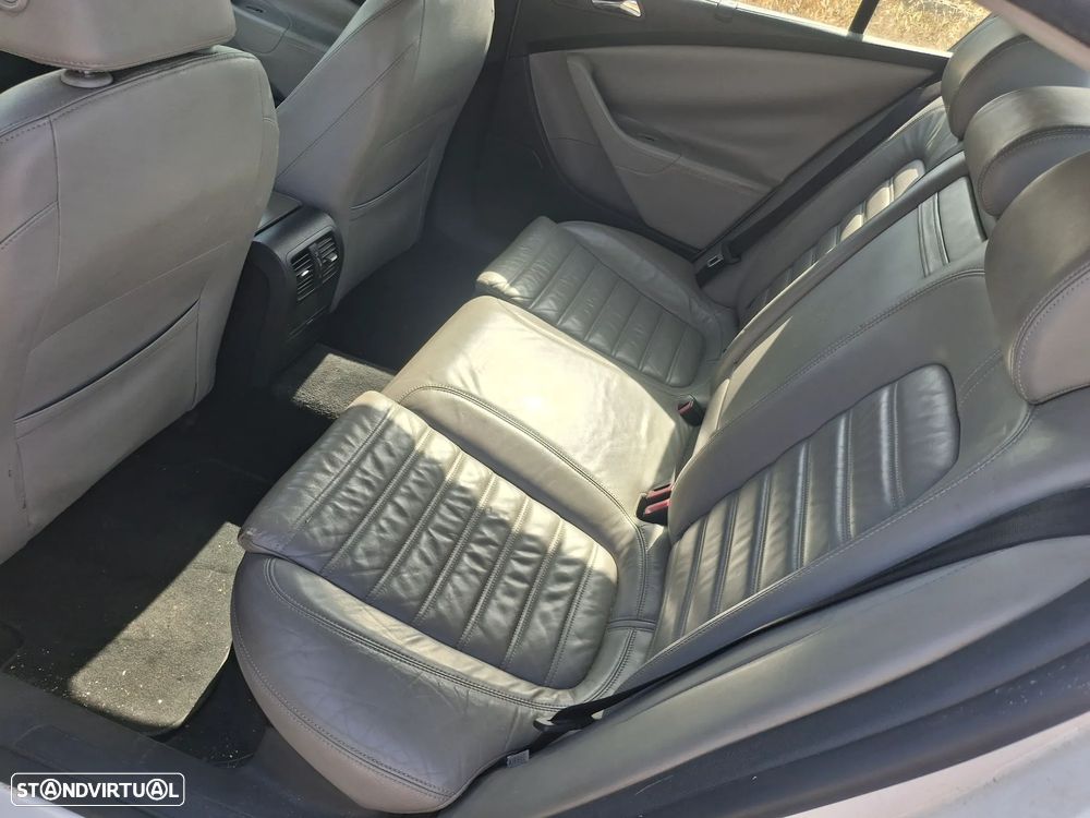 VW Passat 2.0 TDI Confortline - 8