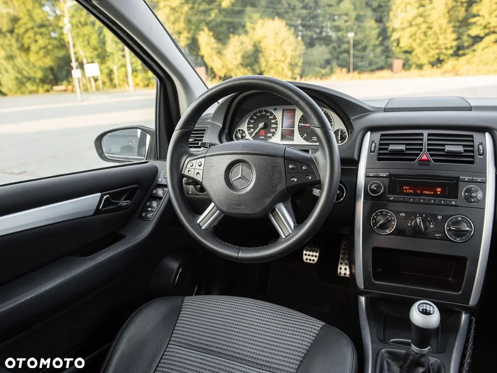 Mercedes-Benz Klasa B - 21