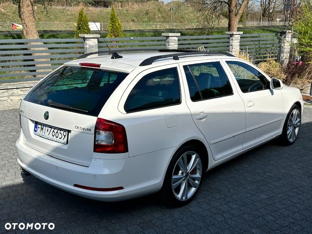 Skoda Octavia 2.0 TDI CR DPF DSG RS - 4