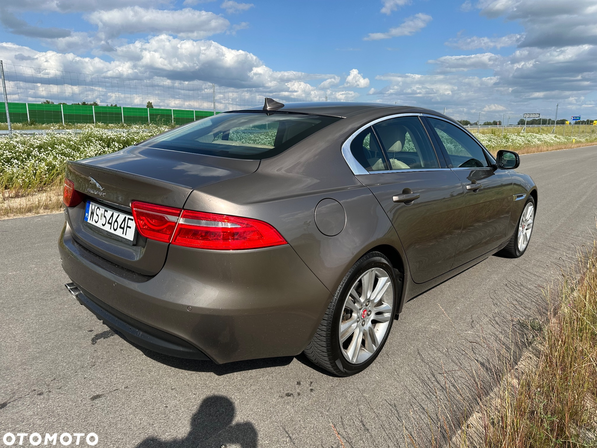 Jaguar XE 2.0 D Prestige - 5