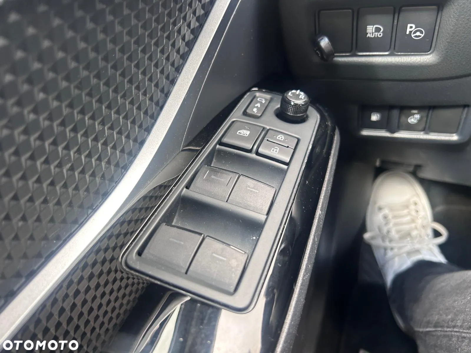 Toyota C-HR 1.8 Hybrid GPF GR Sport - 21