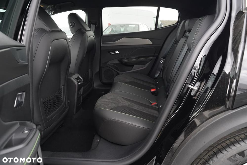 Peugeot 408 1.2 PureTech mHEV GT S&S e-DSC6 - 9