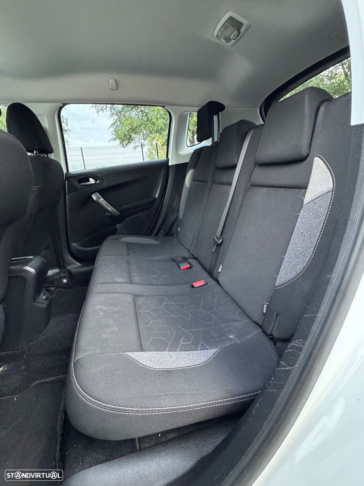 Peugeot 2008 1.2 VTi Allure - 34