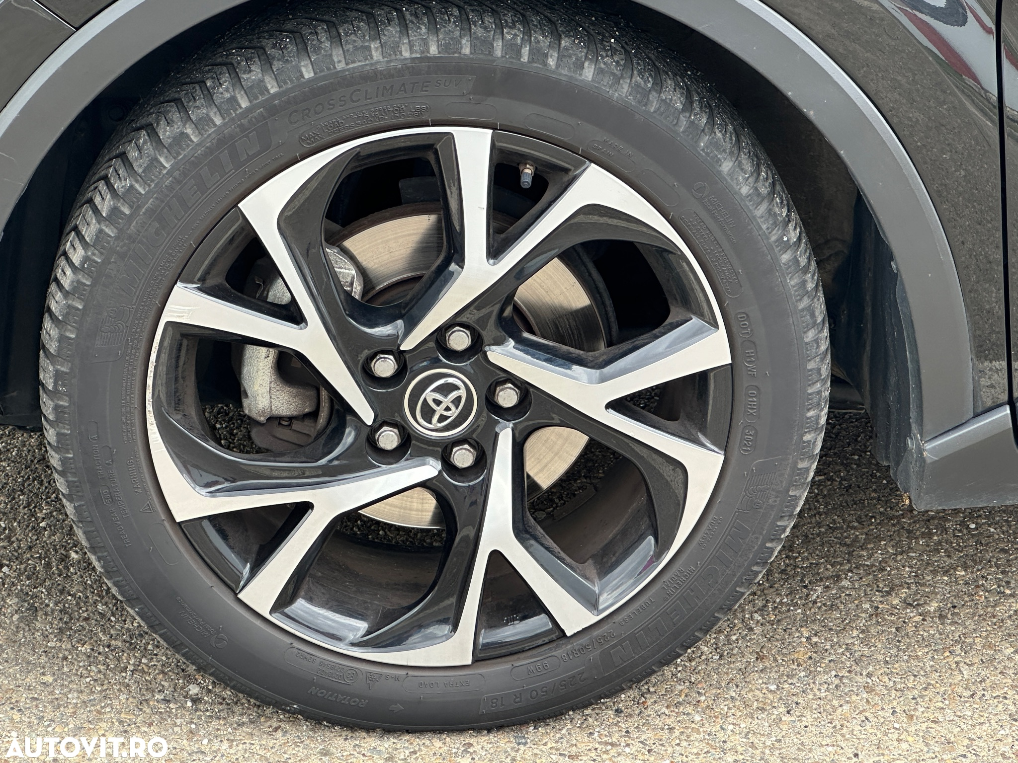 Toyota C-HR 1.8 HSD 4x2 CVT C-ult - 12
