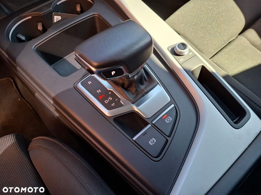 Audi A4 Limousine 35 TFSI mHEV Advanced S tronic - 12