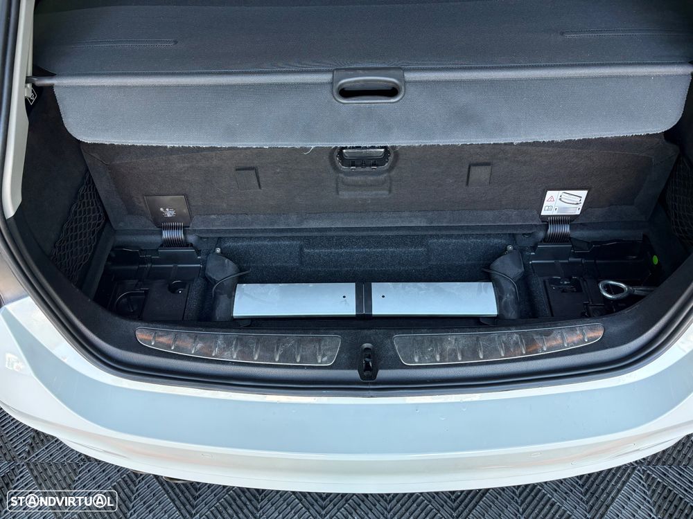 BMW 320 d Aut. Sport Line - 29