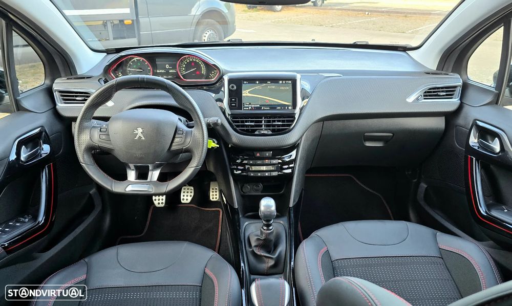 Peugeot 2008 1.2 PureTech GT Line - 16