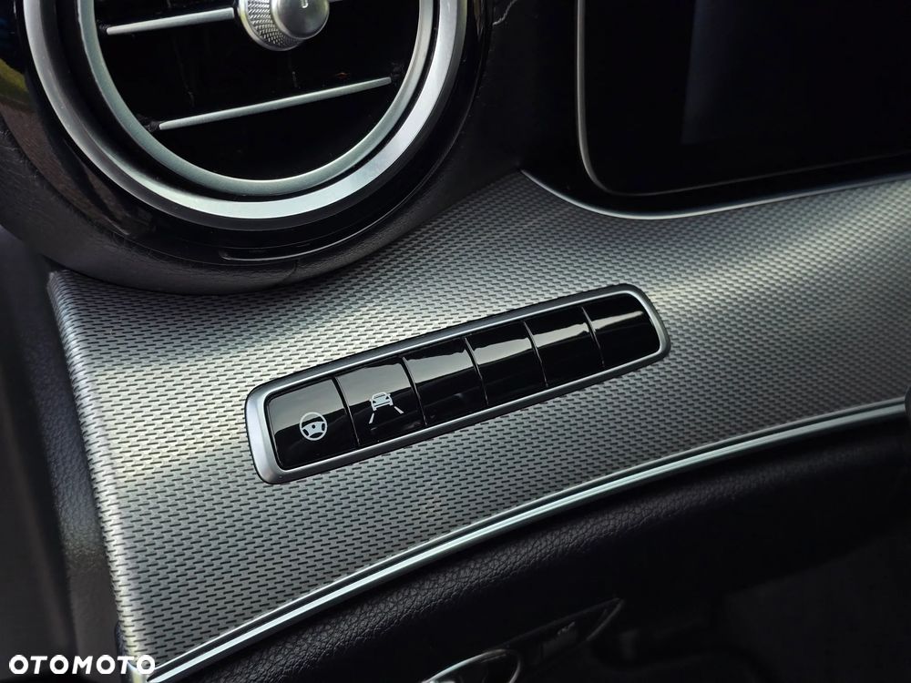 Mercedes-Benz Klasa E 220 d T 9G-TRONIC AMG Line - 14
