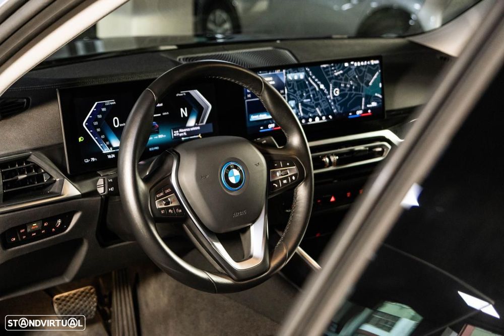 BMW i4 eDrive40 - 26