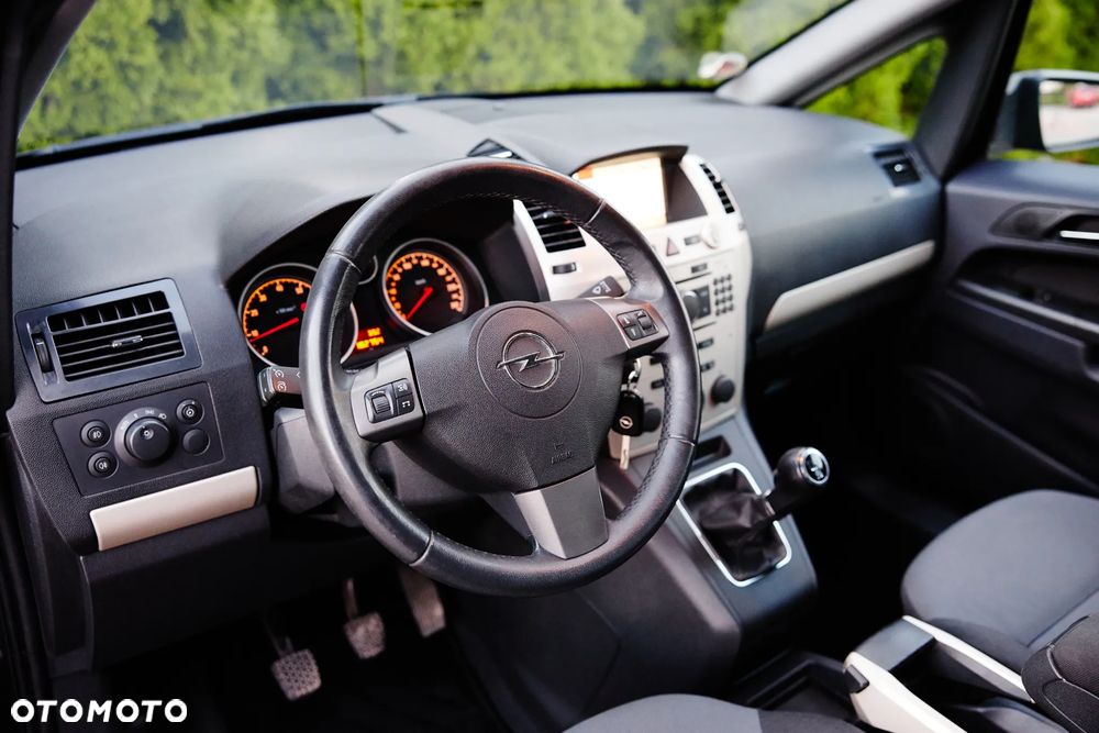 Opel Zafira 1.8 Cosmo - 13