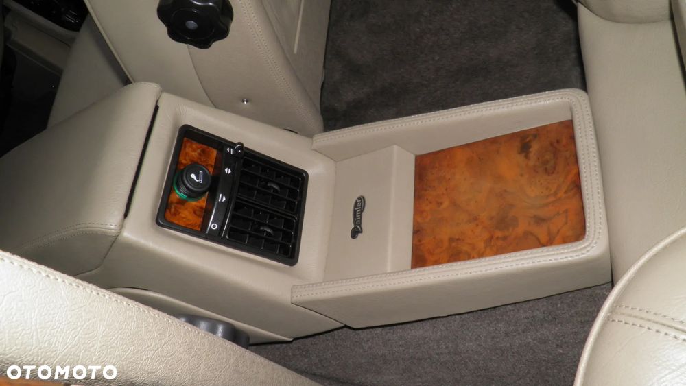 Jaguar XJ - 18
