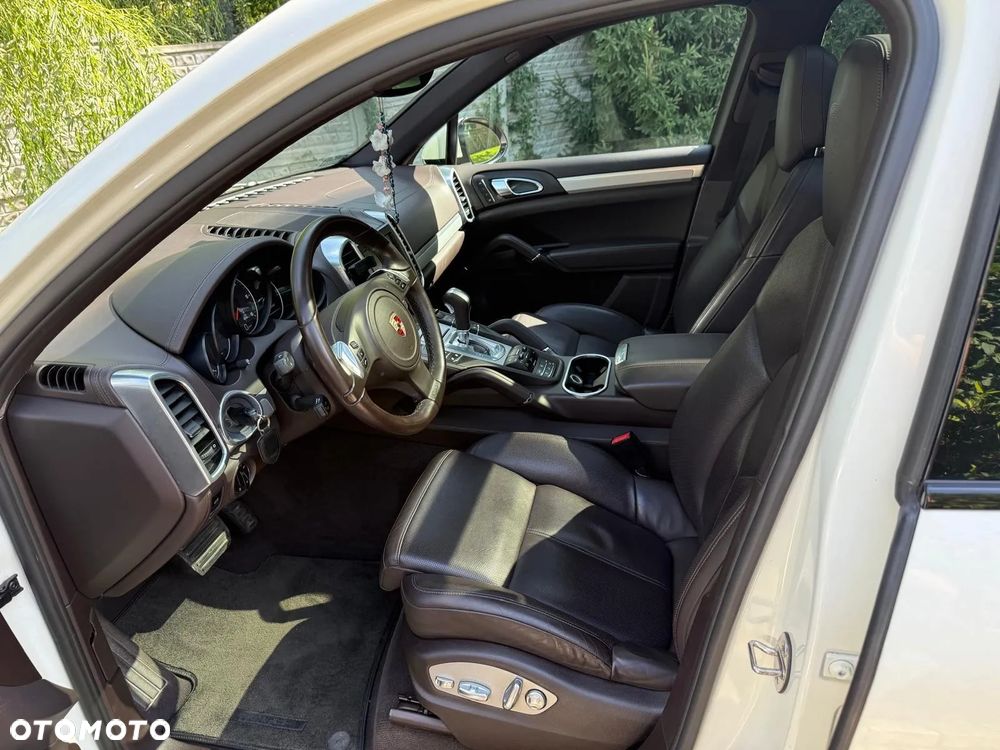 Porsche Cayenne - 5