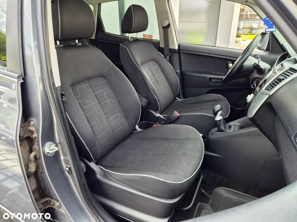 Kia Venga 1.4 L - 10