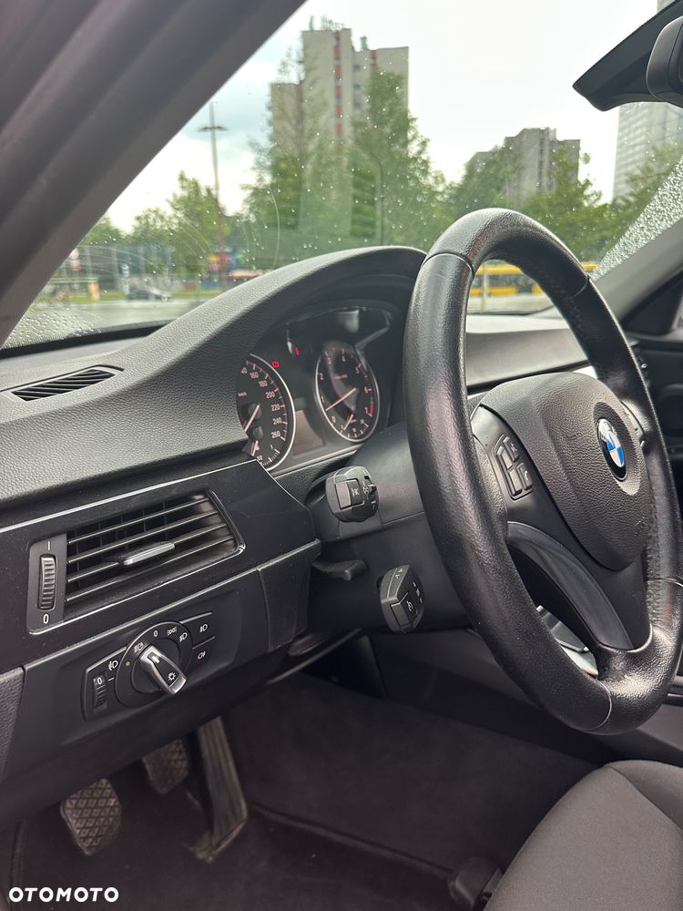 BMW Seria 3 318i Edition Sport - 13