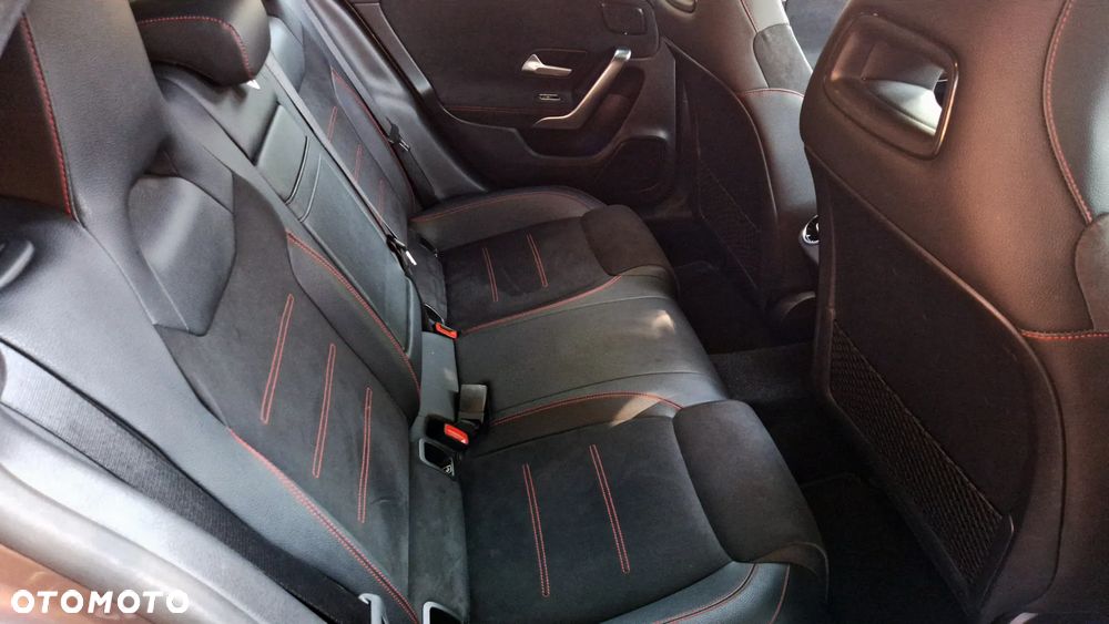 Mercedes-Benz CLA 200 d 8G-DCT AMG Line - 25