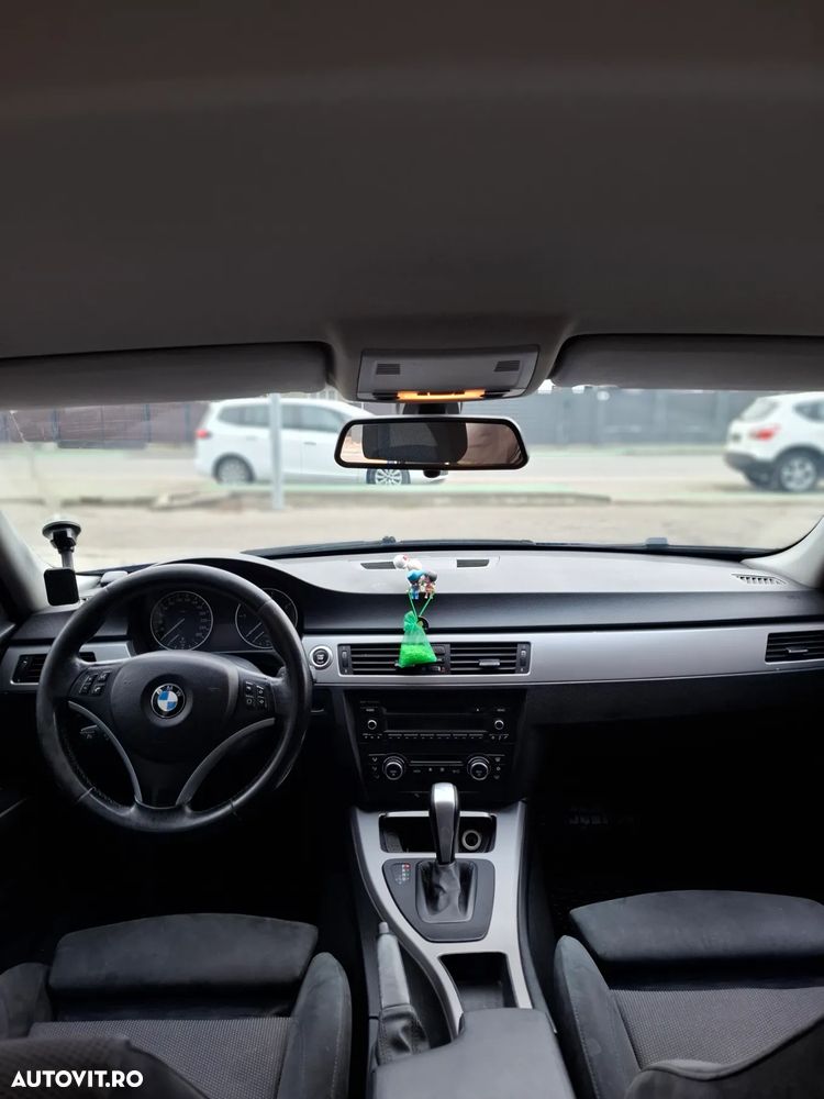 BMW Seria 3 320d DPF Touring Aut. - 7