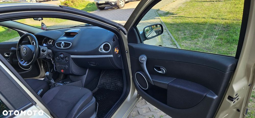 Renault Clio 1.6 16V Expression - 14