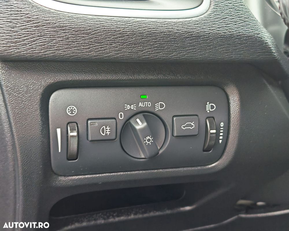 Volvo V40 D2 Kinetic - 20